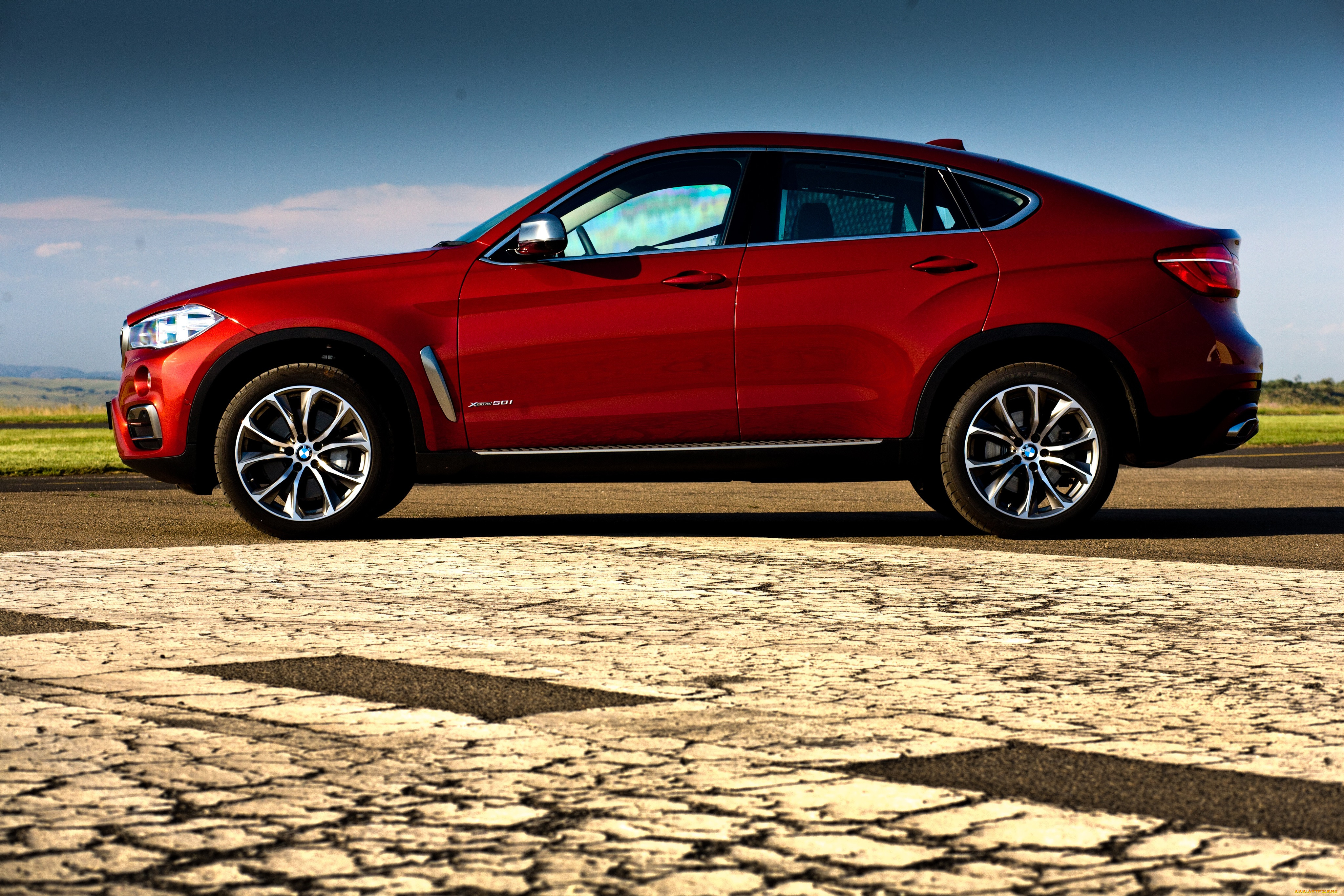 BMW x6 Red